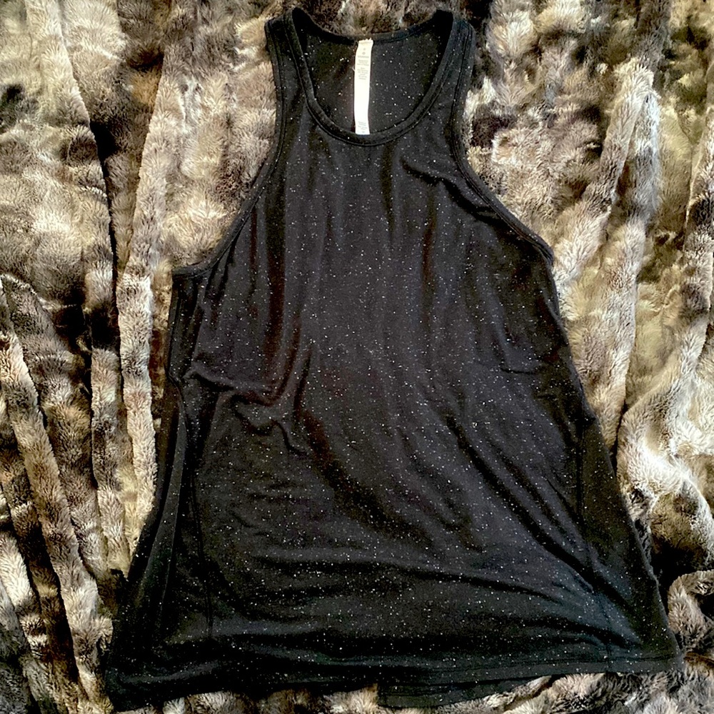 Lululemon black workout top.
